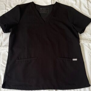 FIGS Casma 3-Pocket Scrub Top – Black – Medium
